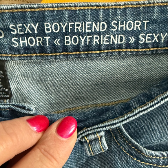 GAP Washed Blue Boyfriend Roll-Cuff Denim Shorts - Picture 3 of 8